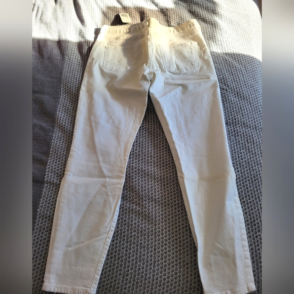 Forever 21 NWT White jeans distressed regular cut size 30 - Picture 2 of 6